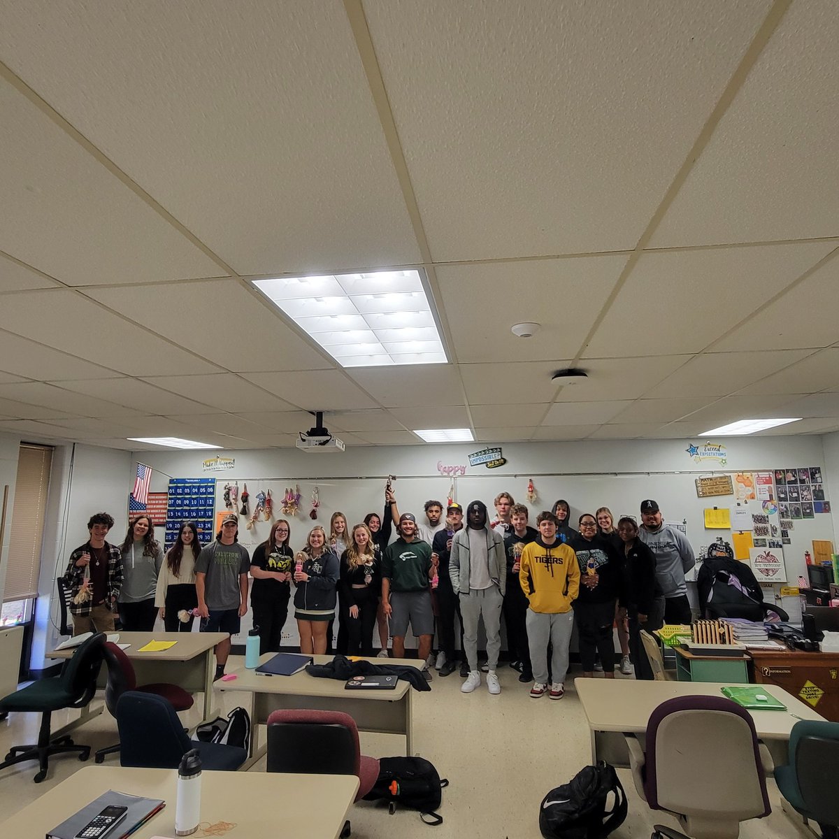 melvanhooser's tweet photo. 6th and 5th hour Stats ready to bungee jump! https://t.co/HWGYQPxrE2