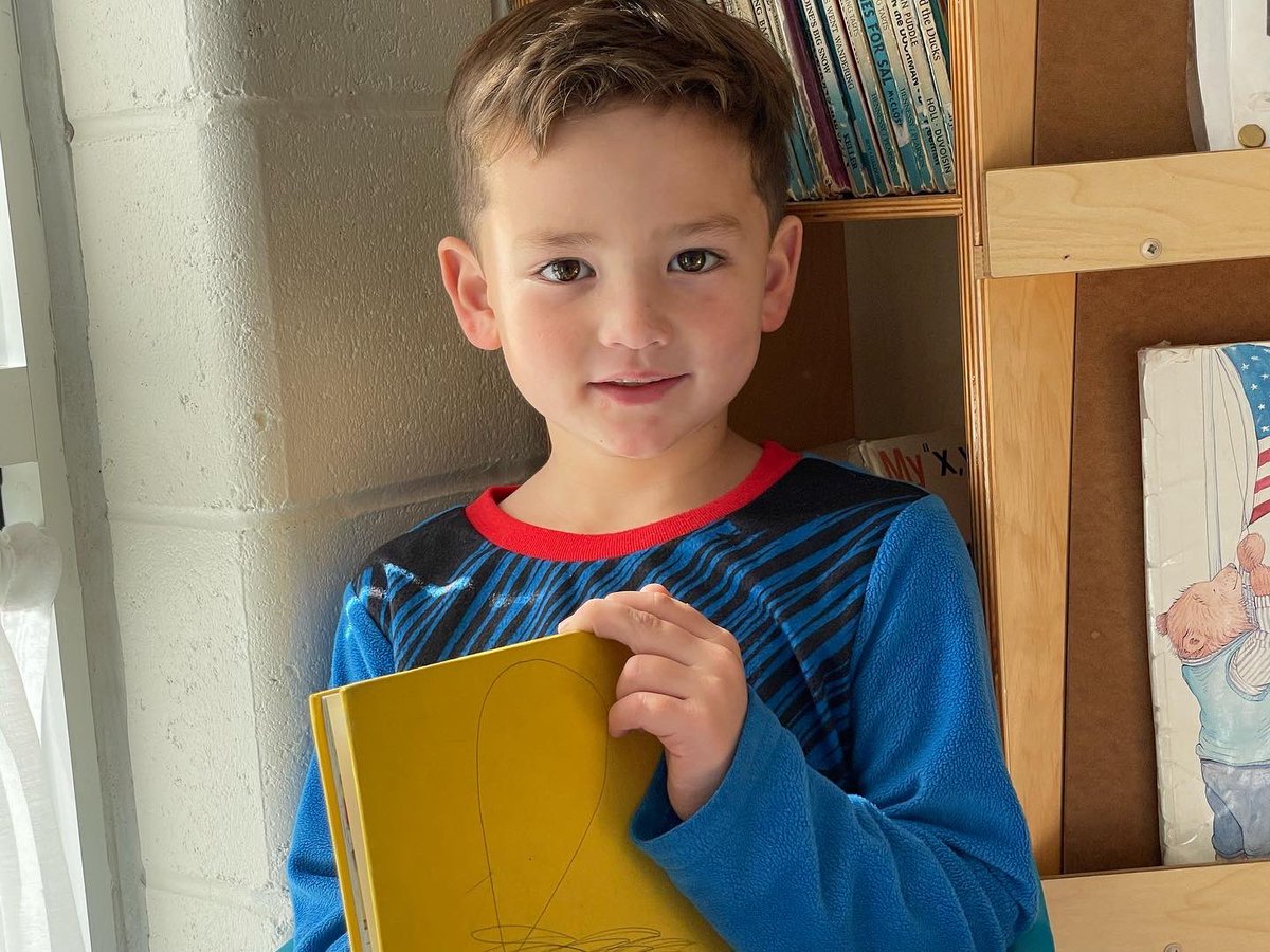 MercymountCDS's tweet image. The snuggle is real!  Closing out our Spirit Week on a relaxing note with Pajama Day!