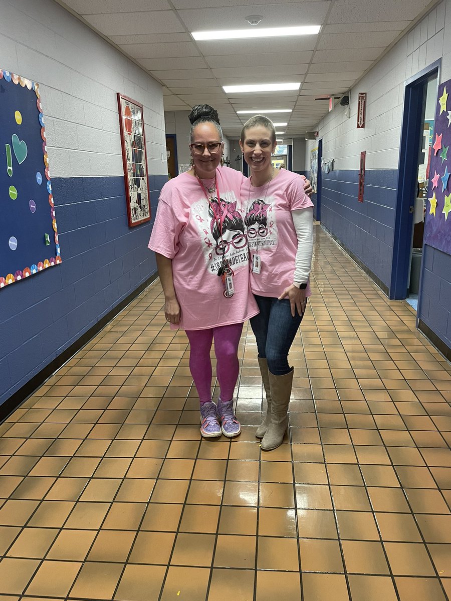 Eileen X 2 - chillen with our very own Super Hero <a href="/VailsGateEC/">Eileen Cruz</a> - My AP is better than yours!!!! #GatorNation