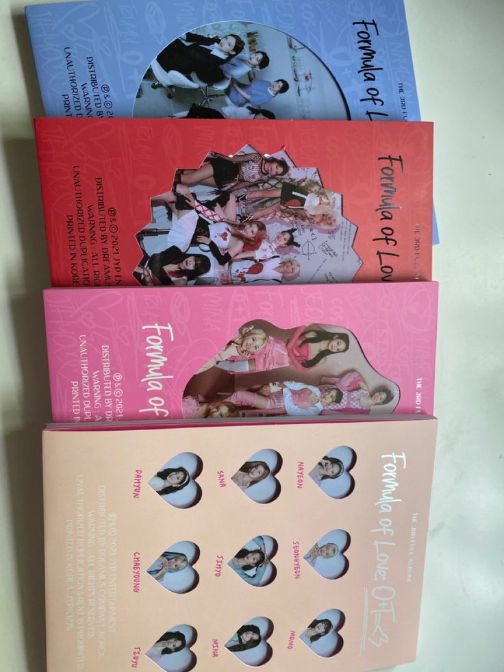 ㅤㅤ

“Ahem.” Berdeham sejenak. Gugup. “Se ... selamat ulang tahun, @asatemaram. Semoga apa yang kamu inginkan dapat terwujud semua ya.”

“Oh iya, ini. Aku tau kamu suka twice, makanya aku pikir hadiah bertemakan twice begini pas buat kamu. Aku harap kamu .... suka?”

ㅤㅤ