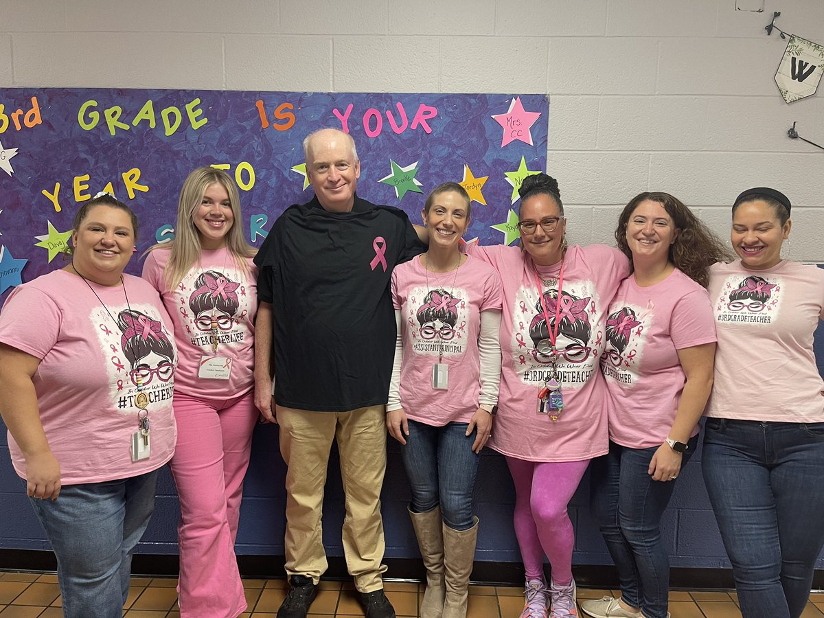 We are #squadgoals <a href="/VailsGateEC/">Eileen Cruz</a> <a href="/VailsGateBP/">C.Briscoe Perez</a> #GatorNation #GatorLove #SchoolFam