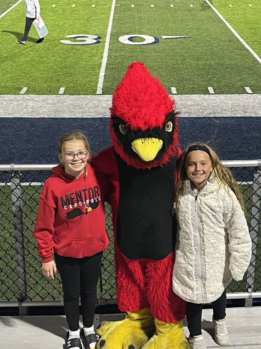 RussoTeach's tweet photo. My little girl having fun w/ the Cardinal! Cards up big in the 4th quarter!!! 🏃 🕰️
#OnceACard #CardsCompete #TheStandard @MelanieBRusso https://t.co/3SUHUZFNVl