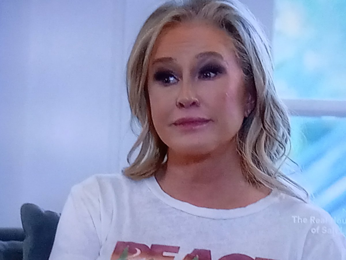 I think that Ksthy made a wise decision not to return to #RHOBH next season, if the exact cast stayed the same.  And we all know that neither Rinna nor Erika are goin' anywhere! Plus she's better off working to repair her relationship with sister Kyle, if she can! #RHOBHReunion