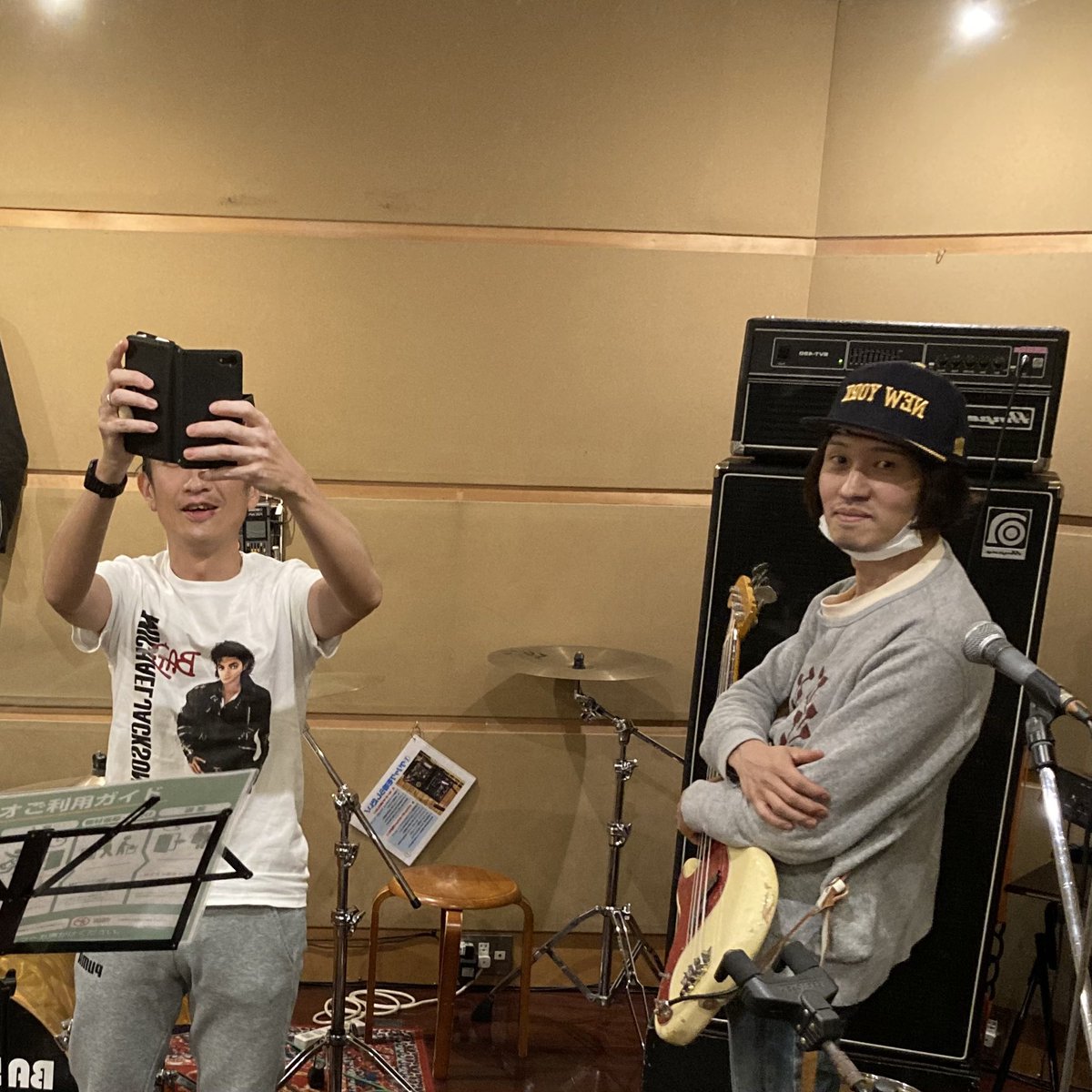 rockin_san's tweet photo. 徹夜でやったらなんとかなるやろと
朝までコースでスタジオ入ったけど
結局タイムマシンの話とビルゲイツの話で終わってもた!
このままモーニング食べてリハに向かうよー
#ジョニロケ
#ジョニーロケッツ
#RADIOKARTHY
#梅田NOON https://t.co/bCBUTyVngh