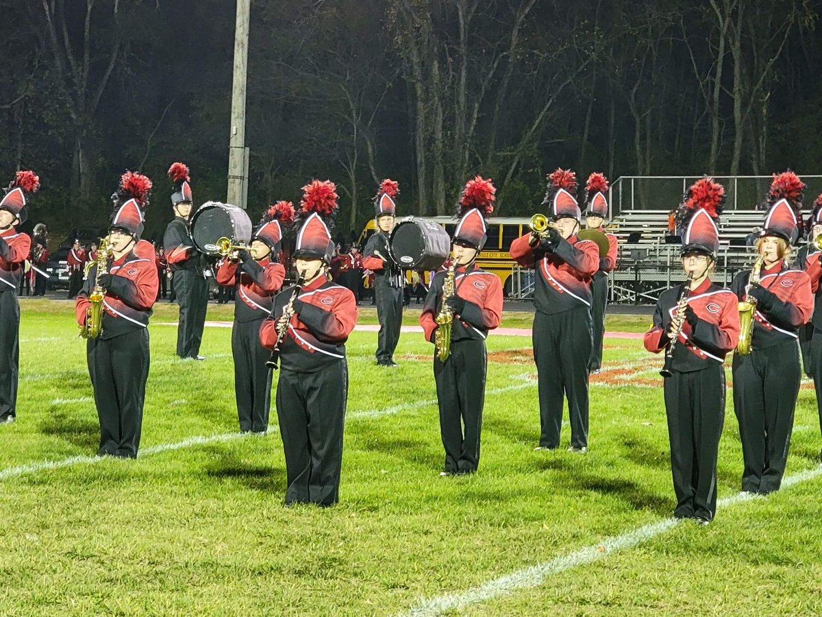 CVBand_Boosters's tweet photo. After a busy week at the Pumpkin Show, the CirclevilleTiger Band performs at the last regular season football game. Great job this week, we are proud of all your hard work.  🎶🥁🐾🎺🎵 https://t.co/dUzJ6FZFjK