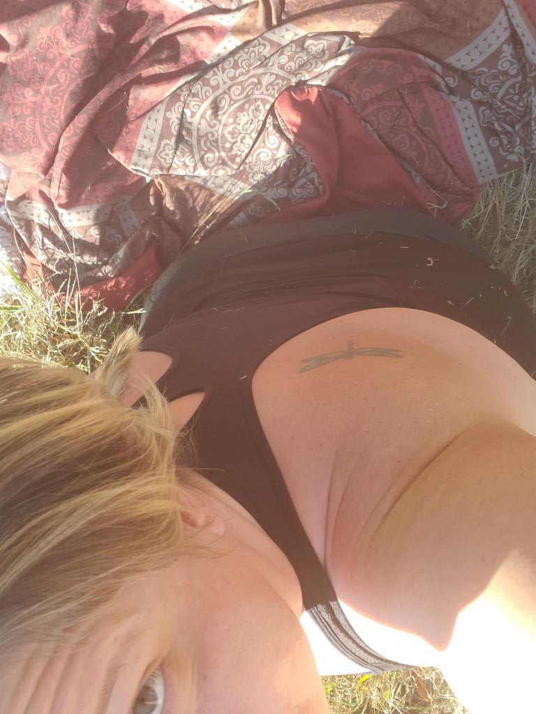 holder4444's tweet photo. Want some #candycorn #Candy #sweets #Halloween #bigassmoms #Trickortreat #date #event #asscandy #ass #milf #silverfox #hotsex #asap https://t.co/Mb2UDNQwQU