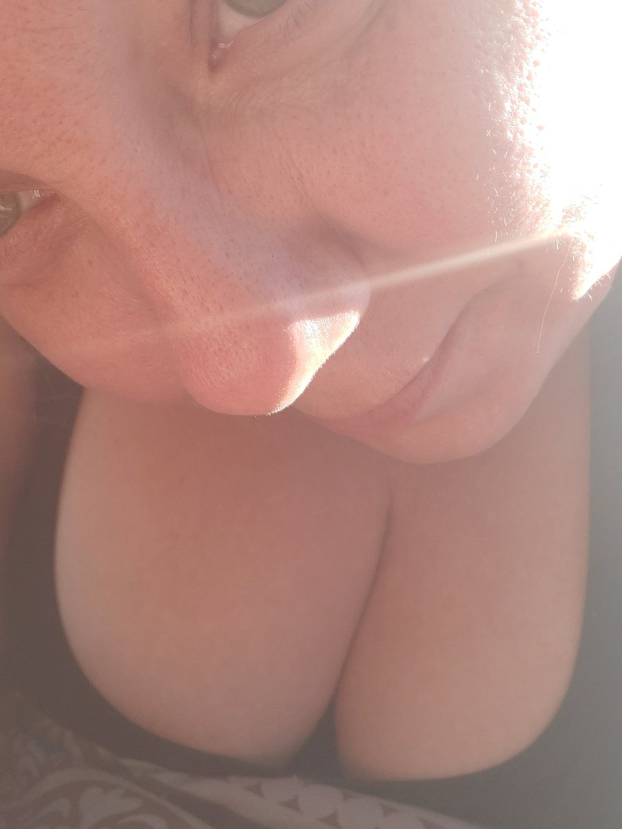 holder4444's tweet photo. Want some #candycorn #Candy #sweets #Halloween #bigassmoms #Trickortreat #date #event #asscandy #ass #milf #silverfox #hotsex #asap https://t.co/Mb2UDNQwQU