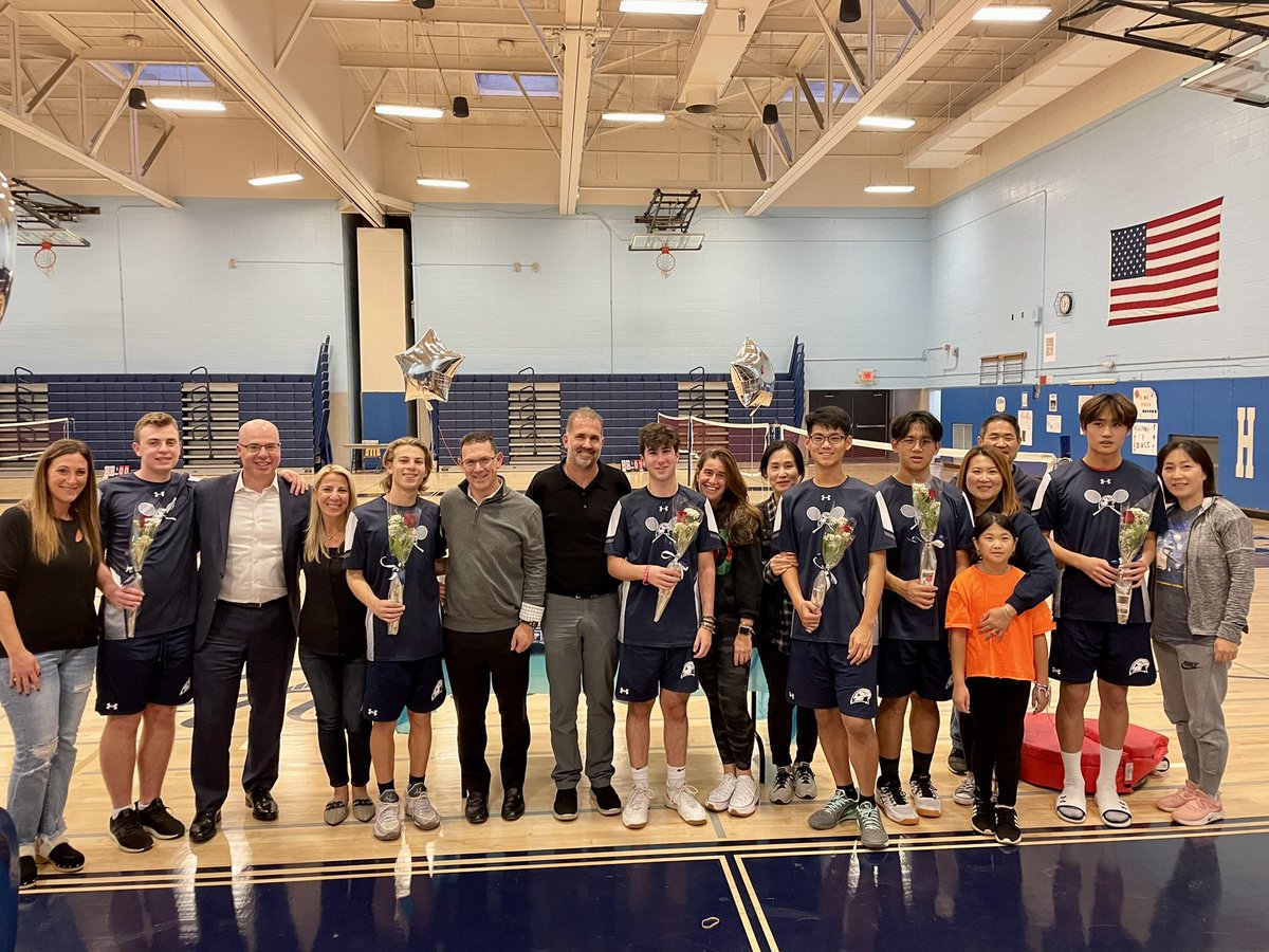 POBbadminton's tweet photo. Senior Night! Congratulations to our 6️⃣ seniors &amp; their families. Thank you for your contributions to our program. 🏸 @POBATHLETICS @POBSchools @POBJFK @POBJFK_Media https://t.co/BQIDKrV2a7