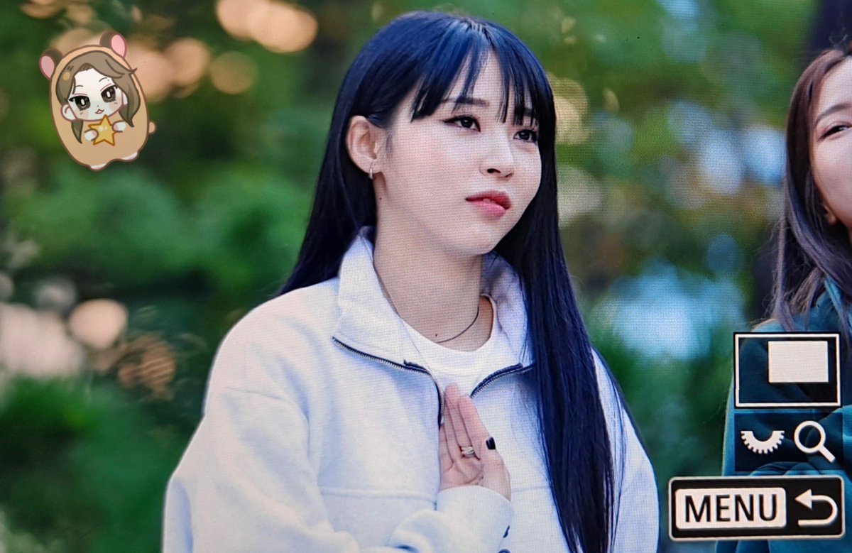 HAMSTAR_1222's tweet photo. 221022 미니팬미팅 프리뷰 2

#마마무 #문별 #MAMAMOO #MOONBYUL https://t.co/it5NkTSJMV
