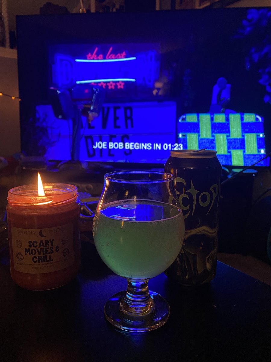 DuckSoups's tweet photo. The perfect pairing, obviously. @therealjoebob @kinky_horror @SetDarcyFree @FFTTCider #MutantFam #TheLastDriveIn https://t.co/6cOBuvj9eE