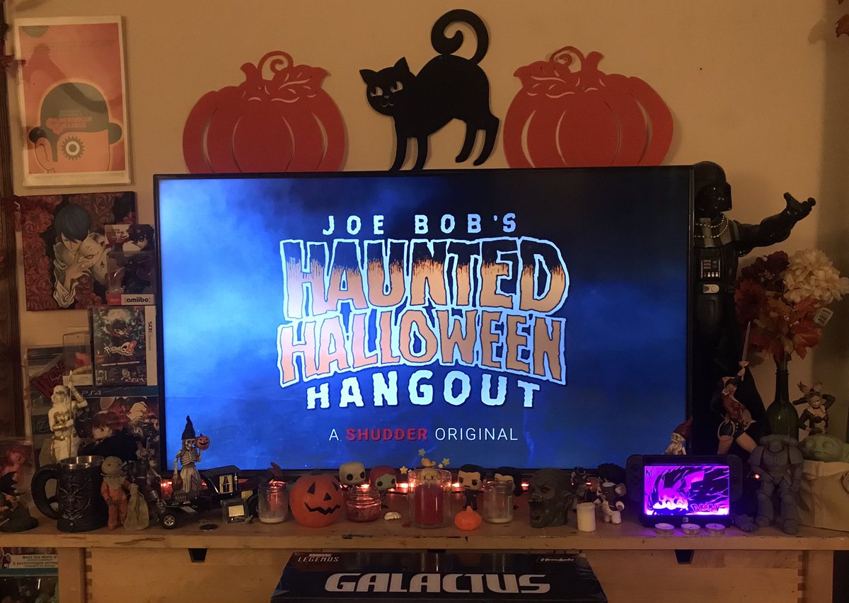 Valade's tweet photo. LFG 🤘💀🤘 My kind of Friday!

#LastDriveIn #HalloweenHangout #MutantFam @kinky_horror @TheRealElvira #JoBob @Shudder https://t.co/t72DgdNrYt