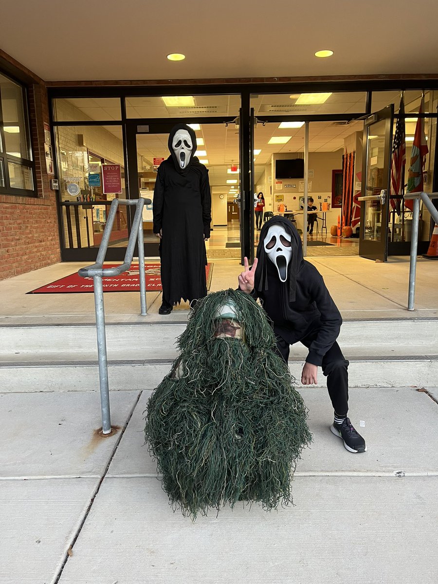 Spooky Movie night 2022 was SPOOKtacular! 🎃🕸👻 <a href="/freedomhillpta/">Freedom Hill PTA</a> outdid themselves!!