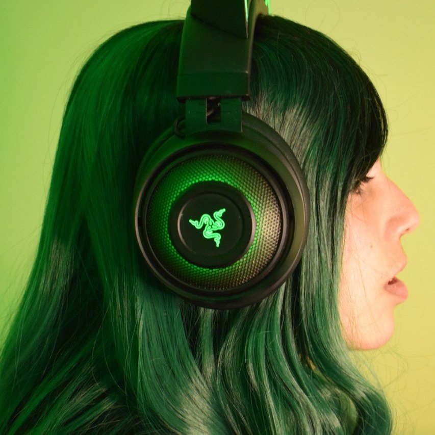 HellenaStoned's tweet photo. Black or green? 🧐💚☘️ https://t.co/zpmzDCa4mn