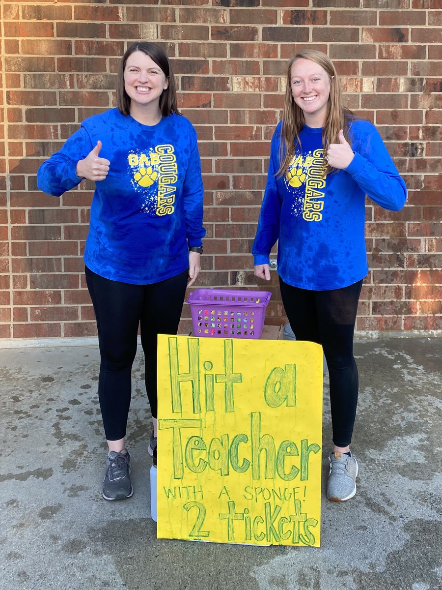 So much fun at the fall festival tonight! 💙💛<a href="/raysrangers/">Katie Ray</a> <a href="/GABChamps/">Grady Brown</a>