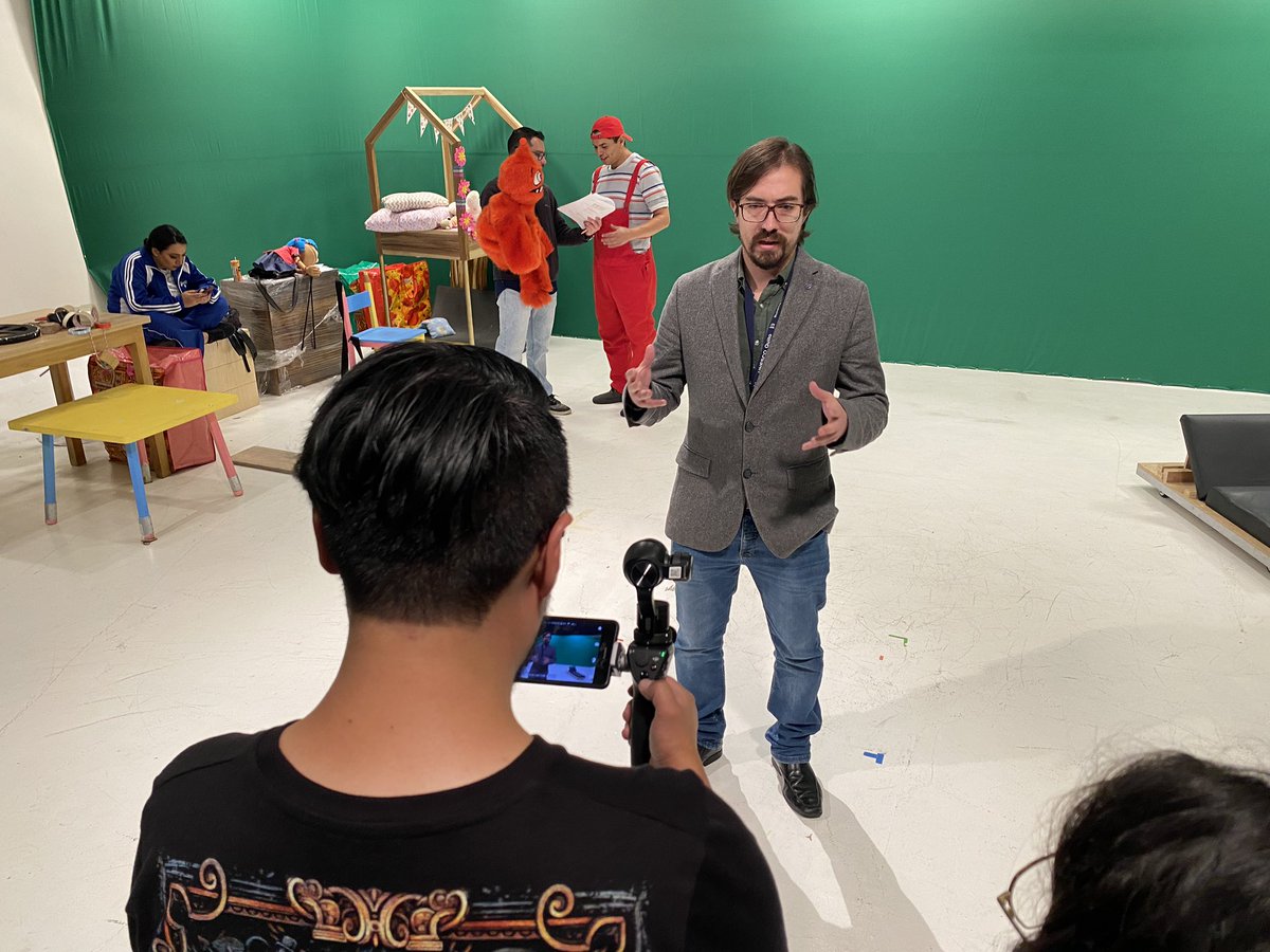 #NoticiasIPANC | El equipo del IPANC acompañó a una delegación de <a href="/UNESCOQuito/">UNESCO en Ecuador #educación #cultura #ciencia #CI</a> en una visita a los estudios donde se están grabando los nuevos programas de TV educativa del proyecto #LaEducacionEsElCamino

<a href="/monicamaruri64/">Monica Maruri</a> <a href="/NEREYESM/">Nicolás Reyes</a>