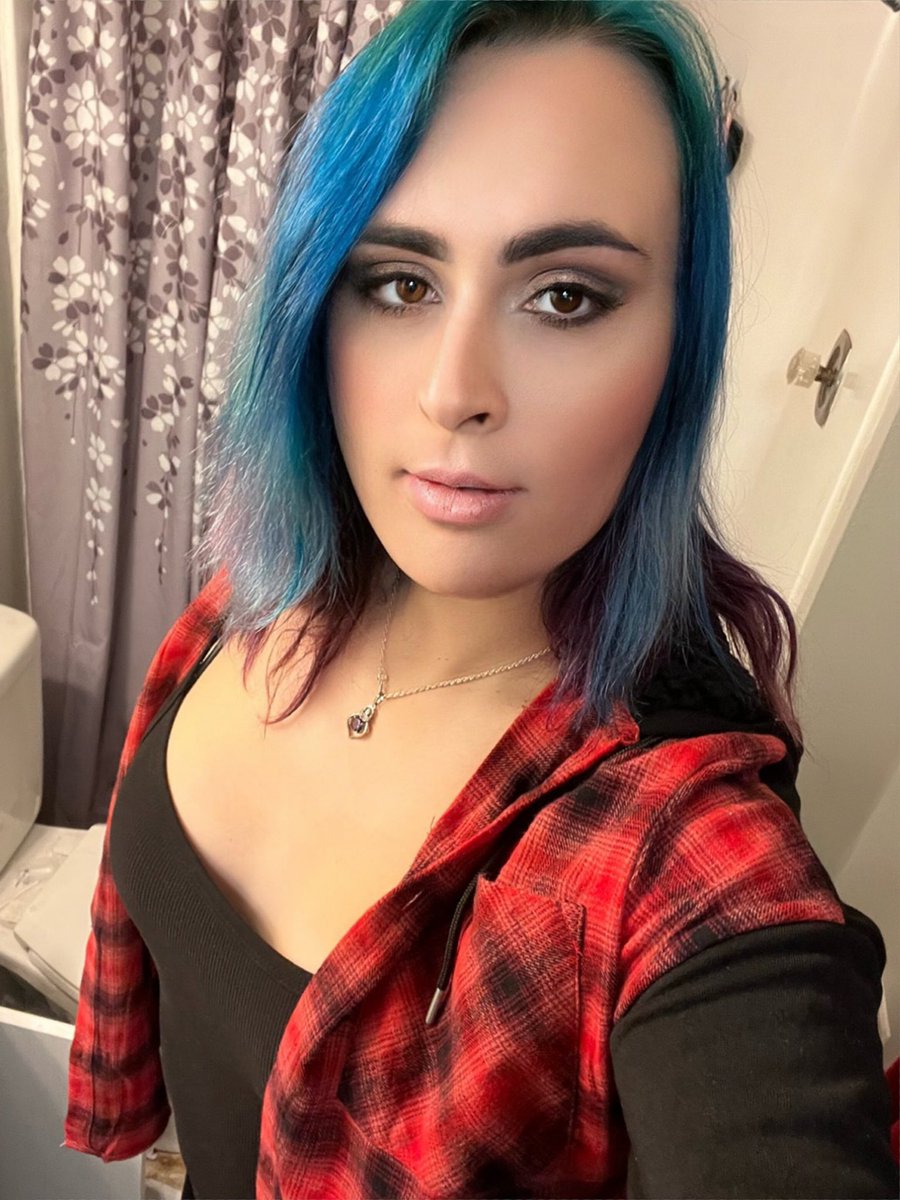 NAGameCollector's tweet photo. Who's that hottie oh wait it's me dam #gorgeous #trans #transgirl #Fibromyalgia #tryingtobestrong https://t.co/n9EfEVXcRz
