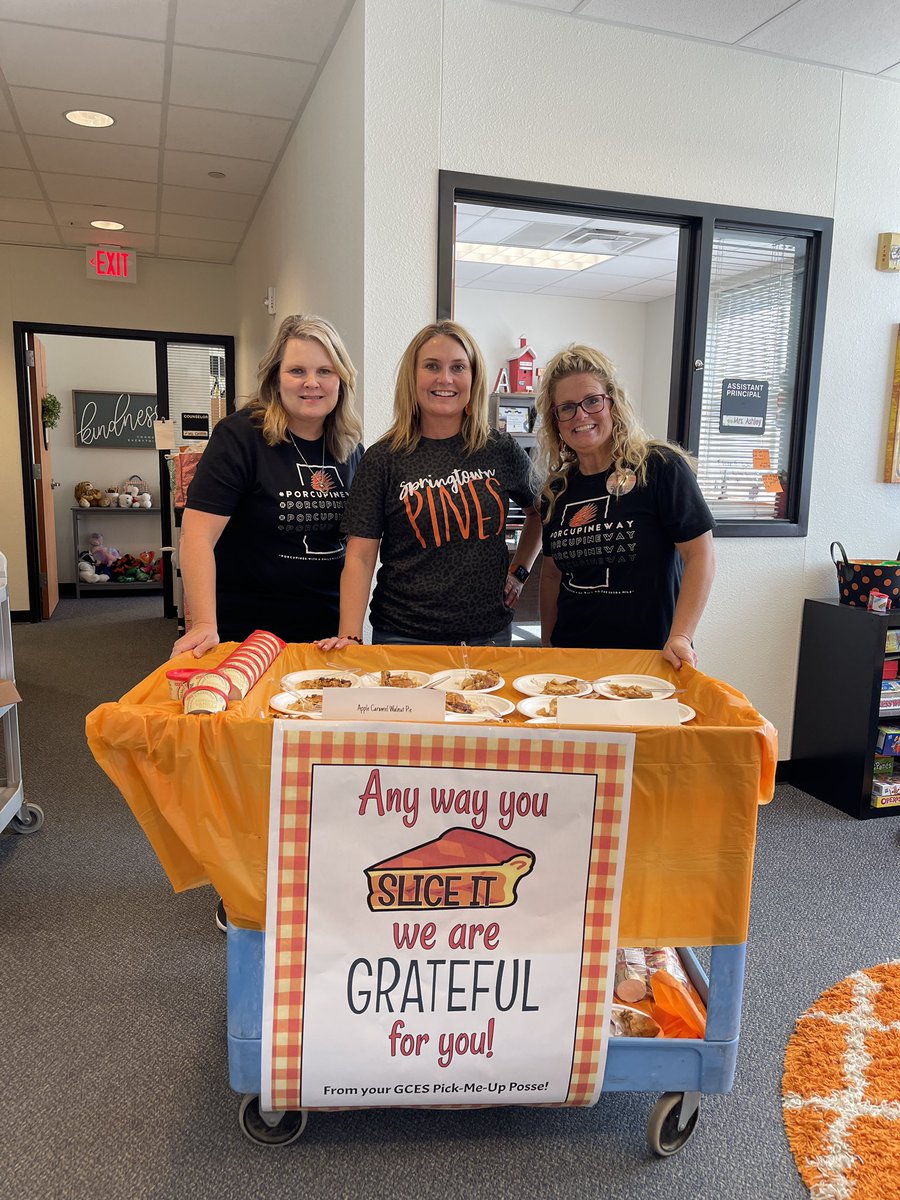 The Pick-Me-Up Posse delivered warm apple pie and ice cream today. We love serving our staff🧡 <a href="/GoshenCreek/">⭐️Goshen Creek Elementary⭐️</a> #PorcupineFamily #gcesdifferencemakers #WeLeadTx