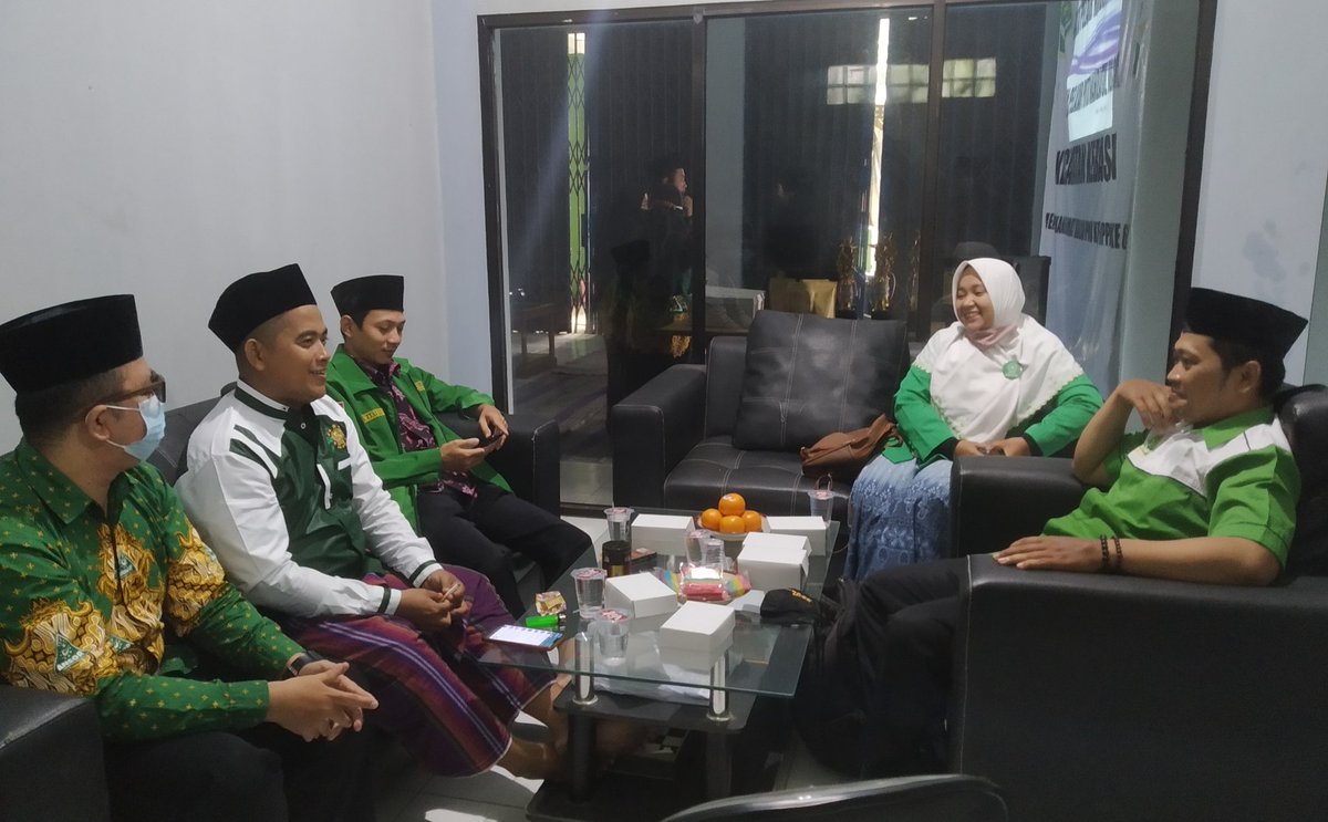 bknpilihanmu's tweet photo. Saat terpuruk, kmu akan tau sbrp banyak sahabatmu. https://t.co/Xovysu6KPj