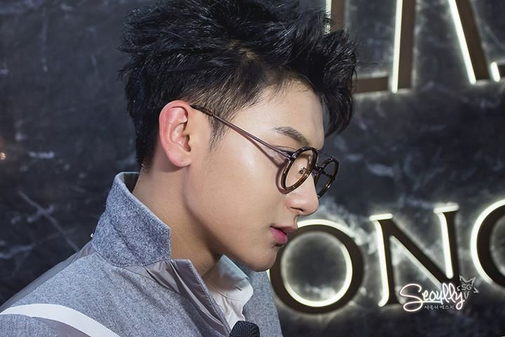 noviaini's tweet photo. 🤓 #ZTAO https://t.co/Fvrigr26Tw