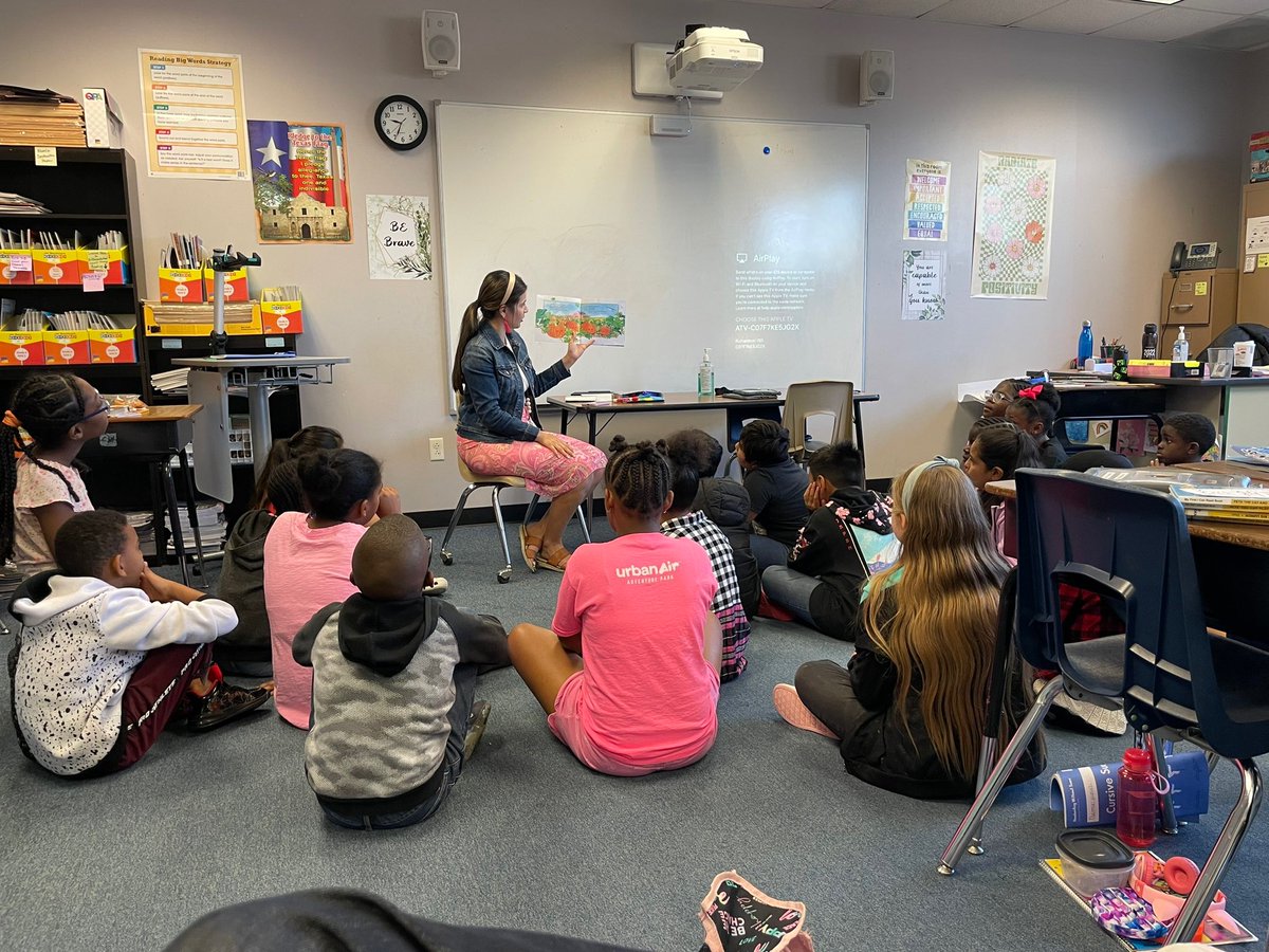 StephanieCecen3's tweet photo. I loved getting to read with these sweet fourth graders today. Intermediate grades will always have a soft spot in my heart! 💓 #risdlitandint #risdbelieves #risd_soar #StultsGAMEON #TheStultsWay https://t.co/cFDlQyLow3