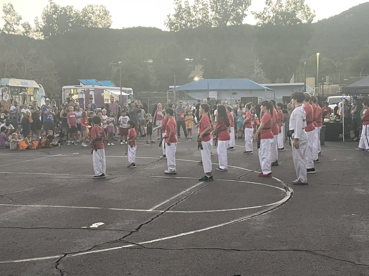 Thanks to all the amazing volunteers who helped make our Fall Festival so fantastic! ❤️ having our Wildcat families together. <a href="/PowayUnified/">Poway Unified</a>