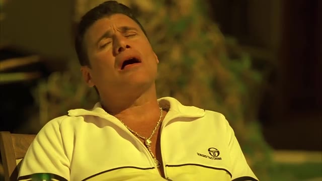 breaking_frames's tweet image. Breaking Bad - Season 04 Episode 08 - Frame 2401 of 2833