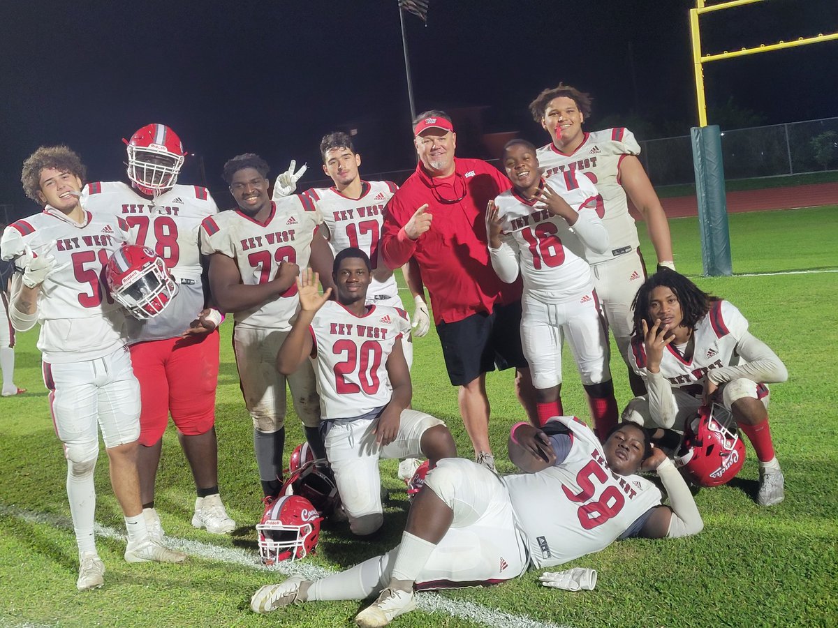 GordieRolison's tweet photo. The boys put it together tonight on Dline 5 sacks, multiple QB knock downs and 2 forced fumble. We own these Keys!!! #Conchlife Conchs Win!! https://t.co/Ac5B1VZhjy