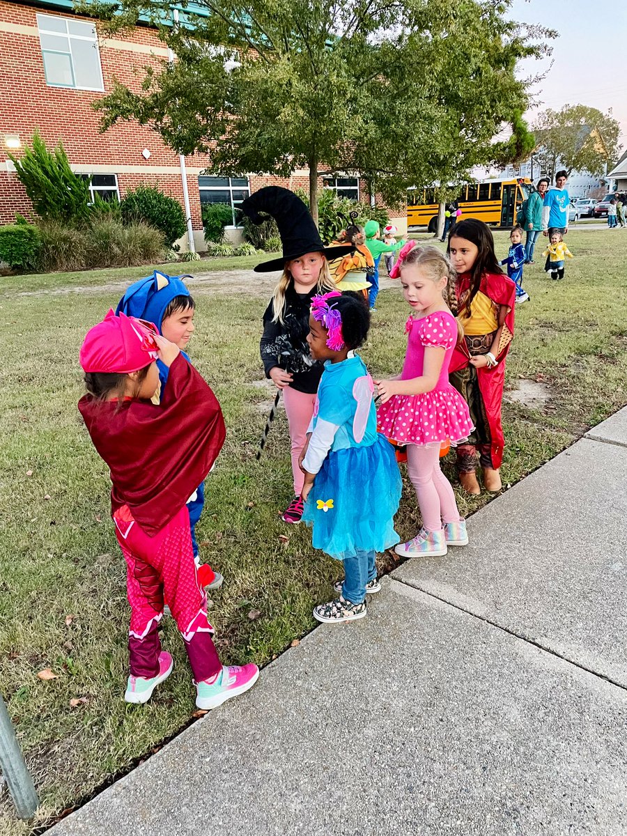 Mikaela Gilchrist tweet media