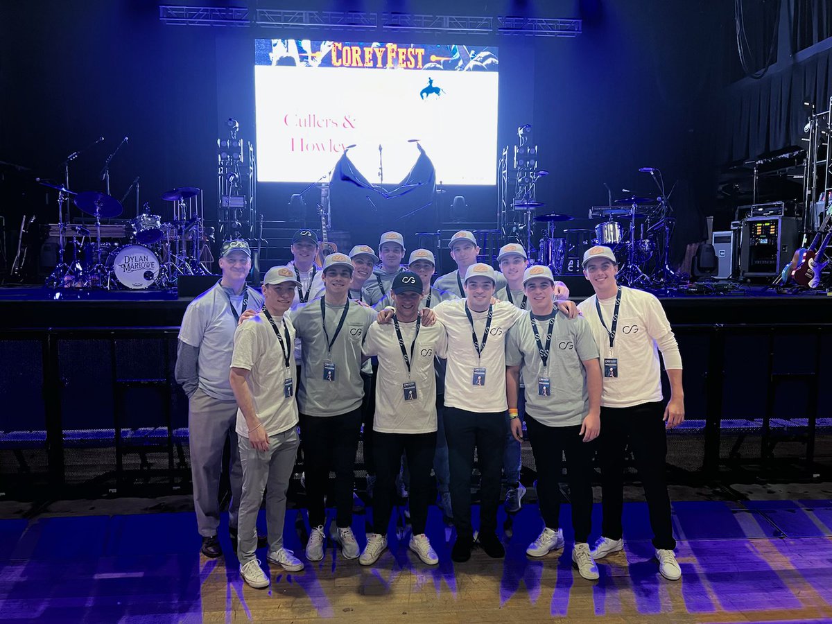 BabsonHockey's tweet photo. Great night supporting the ⁦@CoreyFoundation⁩ at CoreyFest 2022
Amazing event by the Griffin Family and MANY supporters
#Griff8 https://t.co/bciI04zdkZ