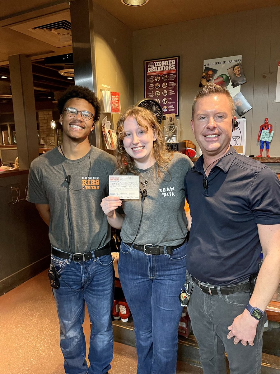 Cheers to best Hosts tonight creating memorable guests experiences from the very beginning!  Thank you for delivering on our key results!
<a href="/Chilis/">Chili's Grill & Bar</a> <a href="/kdhochman/">Kevin Hochman</a> @mk00625 <a href="/queenpalpal/">Lisa Willingham</a> <a href="/JBarraza6/">Julie Barraza</a> <a href="/colton_balch/">Colton Balch</a>