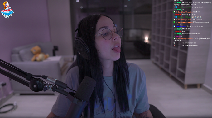 Me encanta como va quedando el estudio :3 https://t.co/Fz7016WS49