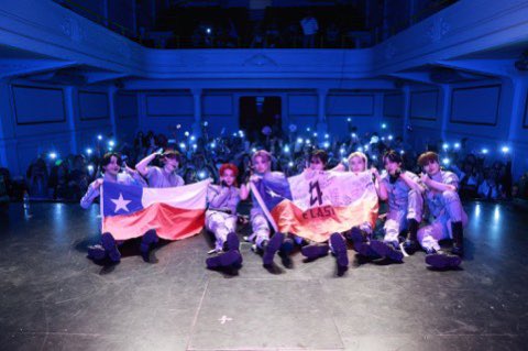 elast_pr's tweet photo. E’last en su concierto de Chile en la noche de hoy ❤️ -🦊

#ElastinChile https://t.co/jQv7uwuAkH