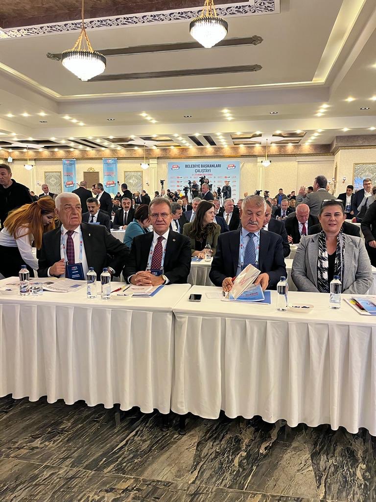 OZLEM_CERCIOGLU's tweet photo. Genel Başkanımız Sn. Kemal Kılıçdaroğlu’nun katılımıyla Belediye Başkanları Çalıştayı için Sivas’tayız. 

Ülkemiz ve vatandaşlarımız için var gücümüzle çalışmaya devam edeceğiz.

@kilicdarogluk https://t.co/okXH0dxb1z
