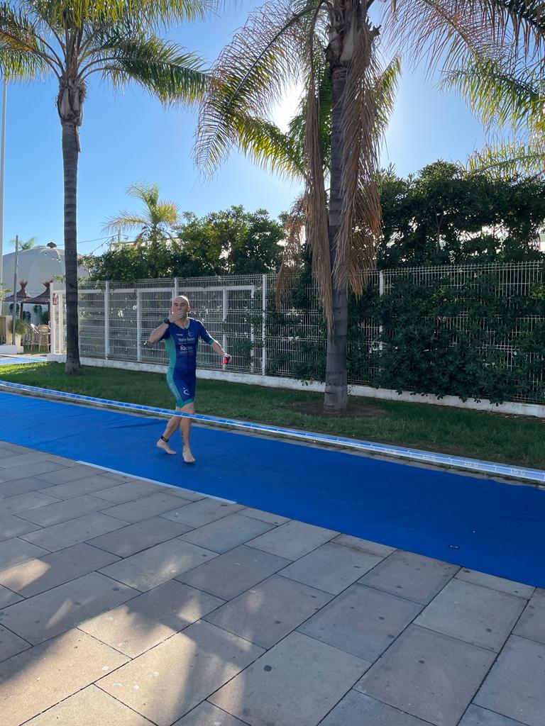 santriatleta's tweet photo. Una semanita ya 🥺...de @icantriathlon Gandía.Todo bien hasta el 15km de carrera; vomitada y a sufrir sin energía....luchar y acabar con una sonrisa.Gracias a @MadrilenaAmdfq y @GimnasioTandem y todas vuestras aportaciones https://t.co/TFqFvknduC Animaros a aportar una última vez https://t.co/xJ11mtJtvY