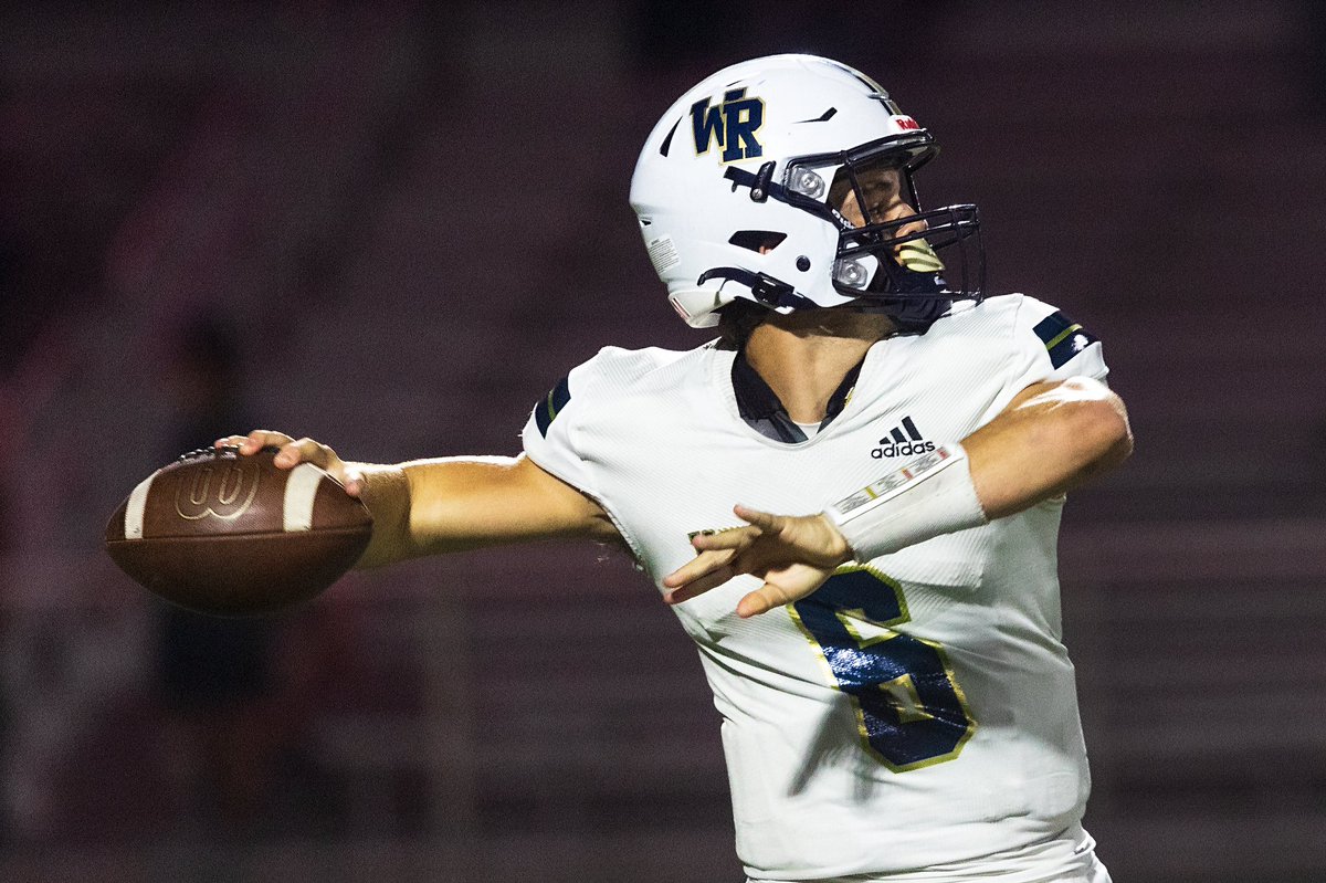 chris_t_torres's tweet photo. The #WestRanch Wildcats (@WestRanchFB) defeat the #Castaic Coyotes 63-6 to officially clinch the #Foothill league title on Friday, Oct. 21, 2022. (Chris Torres/@SCVSignal) https://t.co/KI9znTBJs7