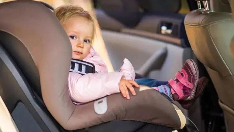 Ömür Kurt yazdı: Toplu taşıma araçlarında çocuk koltuğu olmalı hurriyet.com.tr/yazarlar/omur-… <a href="/kurt_omur/">Ömür Kurt</a>