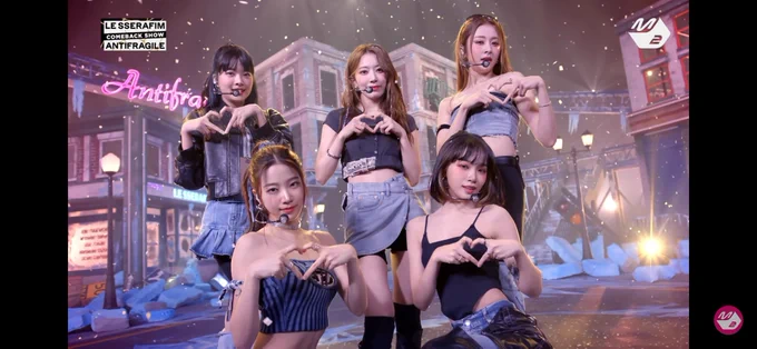 I dint know sakura's in blackpink,, stream lovesick girls 