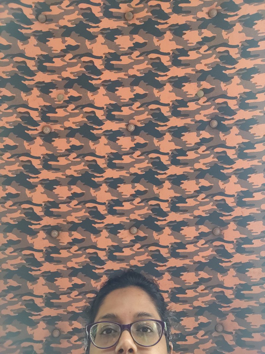 GreaterBombay's tweet photo. Hello, Saturday morning. Here's some camo action on a #TaxiTop. https://t.co/6Gdl6hOMu4