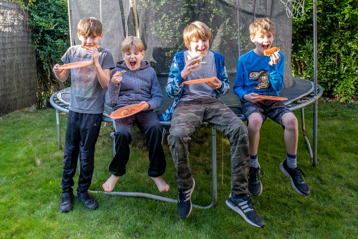 Thomas had never had a sleepover. His foster carers said he could have friends stay over at the weekend and bought lots of pizza. The boys might have kept them up with their chatting but Thomas' carers loved seeing the smile on his face!
Could you foster?
buff.ly/3rHoLCB