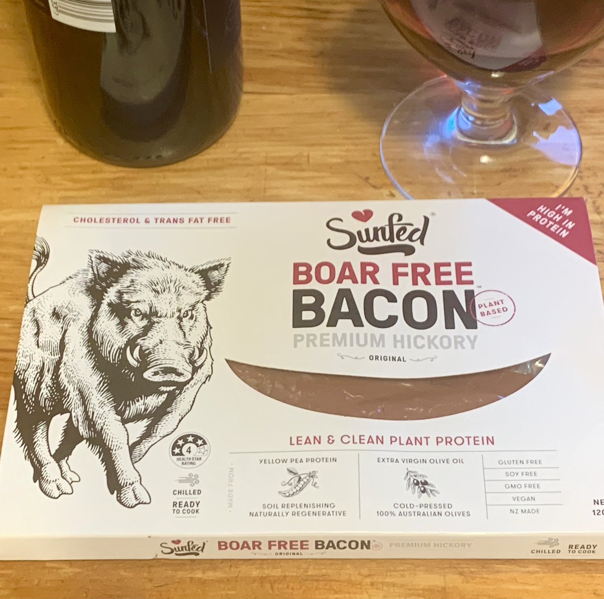 MuZlandia's tweet photo. What disparaging comments will you lot make about this? Suffice to say you r missing out on something quite sustainably extraordinary ๐คฃ๐คฃ๐ #sunfed #sunfedbacon #vegan #plantbased #nothingdied !!โ https://t.co/dCNK7UjYmm
