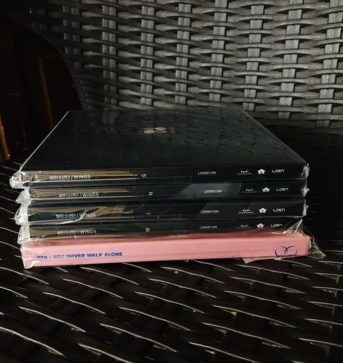 HappyCornerPH24's tweet photo. ⭕️ ONHAND ⭕️
📍BTS WINGS &amp; YNWA ALBUM (UNSEALED)

💜PHP 220/EACH (WITHIN 3DAYS)
💜PHP 250/EACH IF OCT.31 DOP

Comment Mine / PM ME‼️

MOP: GCASH
MOD: S/O for SF only

wts/wtb bts rm jin suga jhope jimin taehyung jungkook https://t.co/lm8ZcLWSO4