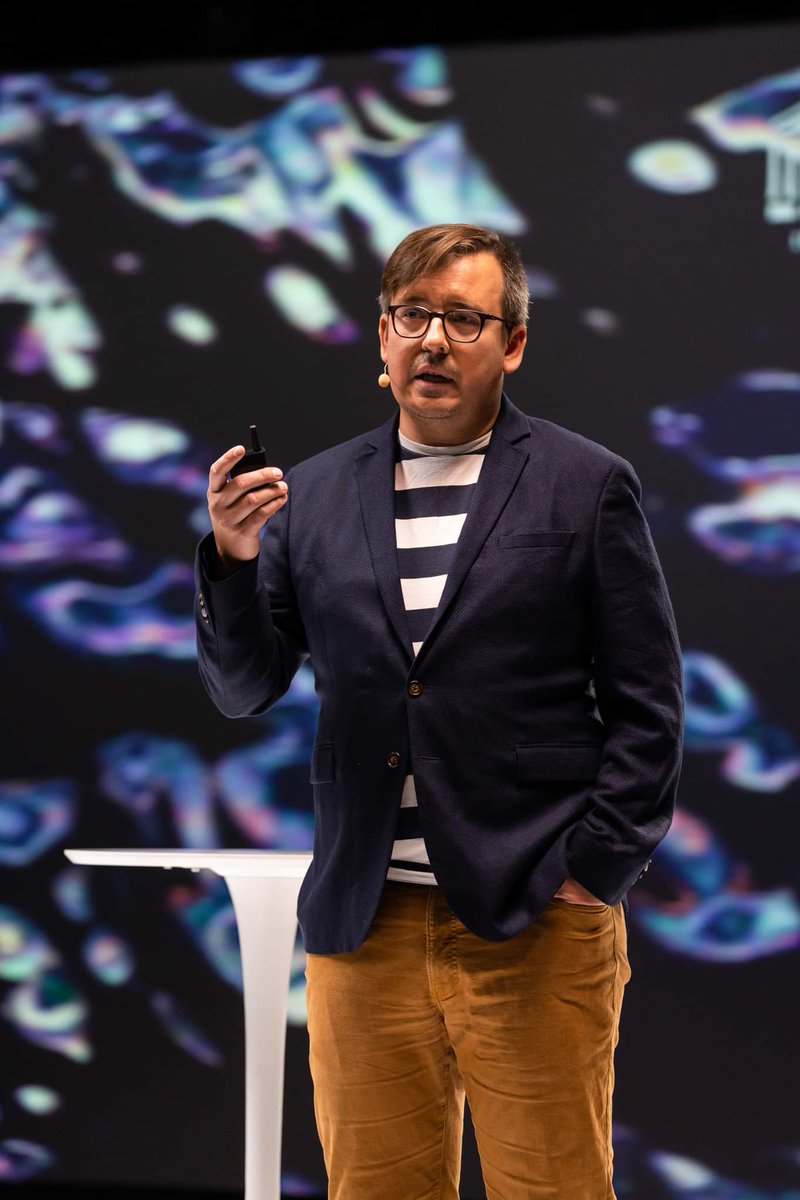 TuulSeppLab's tweet photo. .@RKreitsberg talking about cancers in wild animals yesterday at the Estonian Marine Science conference! :) Congratulations Randel! https://t.co/ON2Cko9Zv1