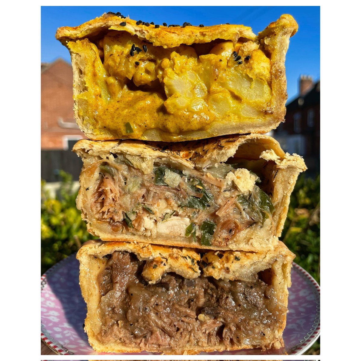 jarvispickle's tweet photo. COMPETITION TIME! 🚨🚀🏆🌞💎🎪⭐🔥👨‍🍳 

We're giving away 12 Award Winning Pies By Post 😊♥️🪂

#Competition #Win #PiesByPost 

1/4 https://t.co/FyCEnSfQQC