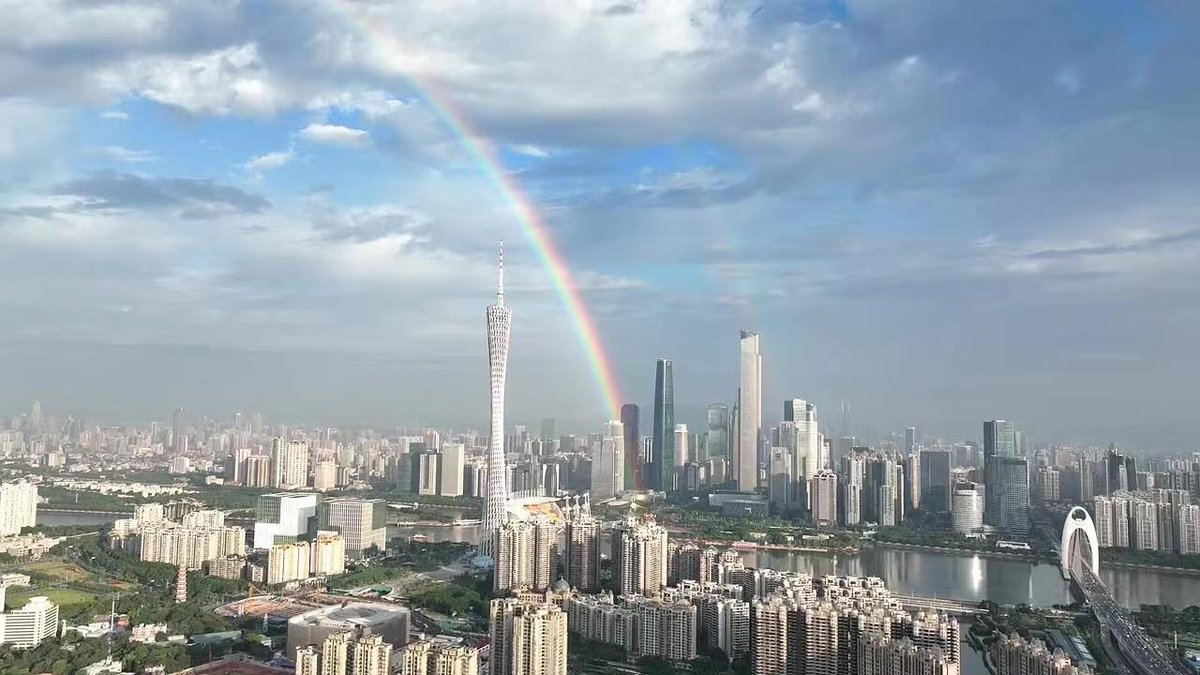 thisisGBA's tweet photo. Recently, the submission of the event "#MyGDStory" Global Solicitation for Short Videos concluded, while the voting is still underway until October 31. Nearly 500 videos have been displayed on the official webpage, among which many videos show the landscape of #Guangdong. https://t.co/PcIQfEV6nI