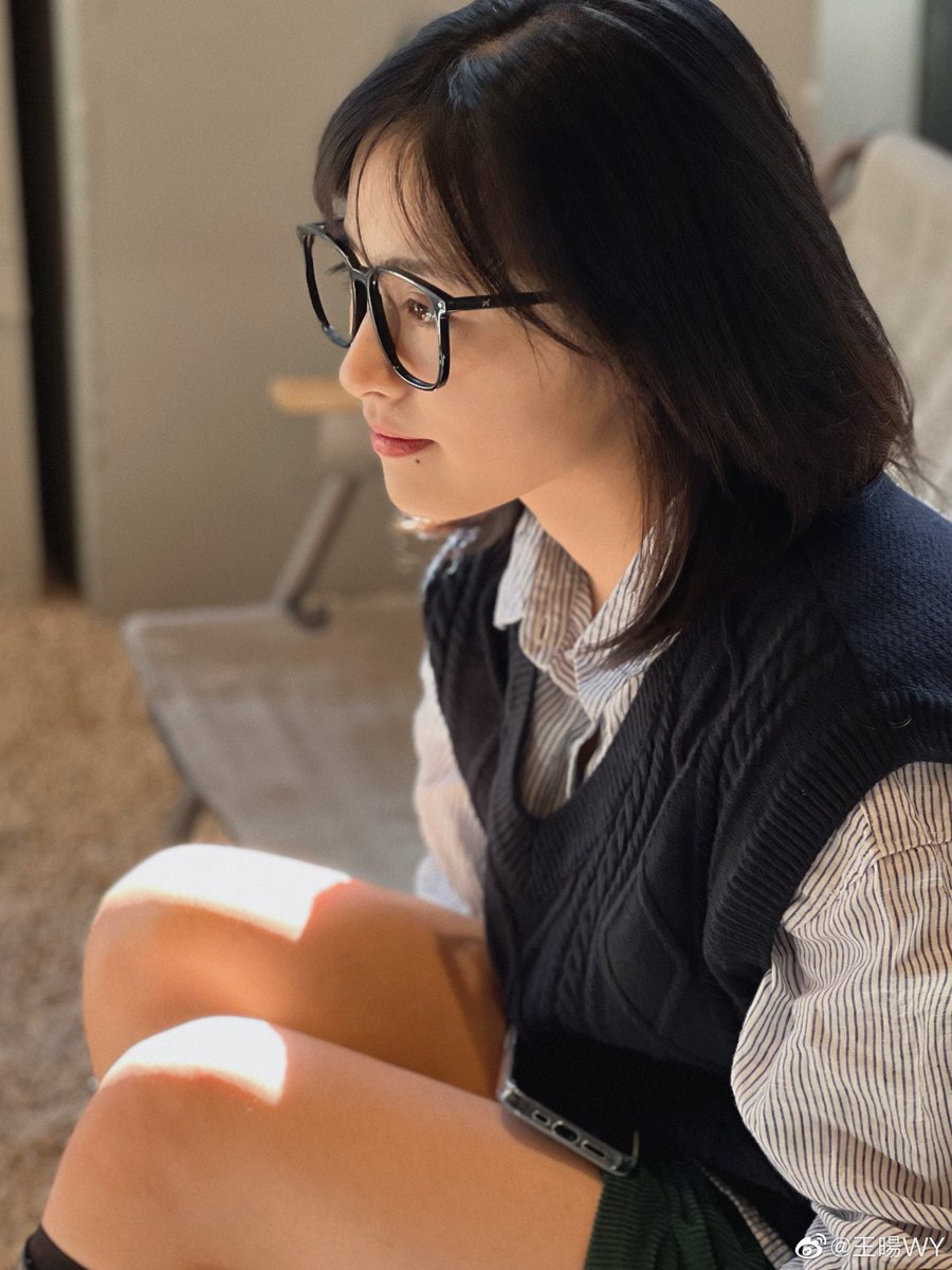 Tea_Teya_'s tweet photo. Wang Yang, #HiDirectors' director, shares snaps with #ShenYue 🤗 • 10.16.22 ☕️
#导演请指教 #沈月 https://t.co/GygaymsbOK