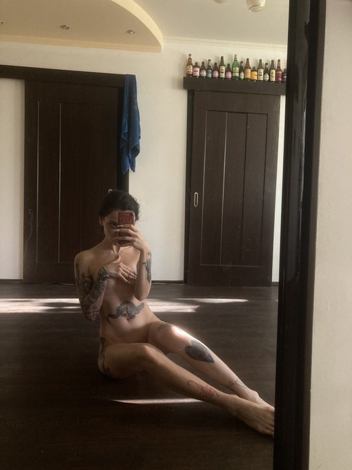 Доброе утро 🌝 #нюдскаждыйчас https://t.co/gUM87TKV27<a href="/tag/%D0%BD%D1%8E%D0%B4%D1%81%D0%BA%D0%B0%D0%B6%D0%B4%D1%8B%D0%B9%D1%87%D0%B0%D1%81"class="tags">#нюдскаждыйчас</a>