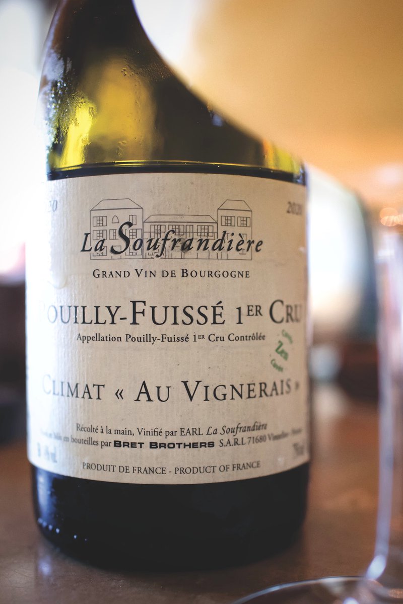 Tula: Pequeño y acogedor rte con una excelente rcp y bastante difícil de reservar a corto/medio plazo. Cocina que en su mayoría mira al mar donde consigue platos frescos y bien pulidos. Buen trabajo con los mar y montaña y muy interesante la textura del rape madurado.