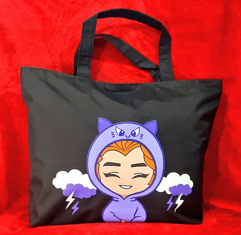 paintnfootprint's tweet photo. Did 2 RK bags the past weeks I forgot to upload them. 😅 Looking forward to more Wooahs and I want to do a BBUBBU too. Sanha stan wer u at? 🥺
Get yours now! ✨
DM US FOR INQUIRIES.
#PaintandFootprints #PF_Customs https://t.co/4r6RAZegh4