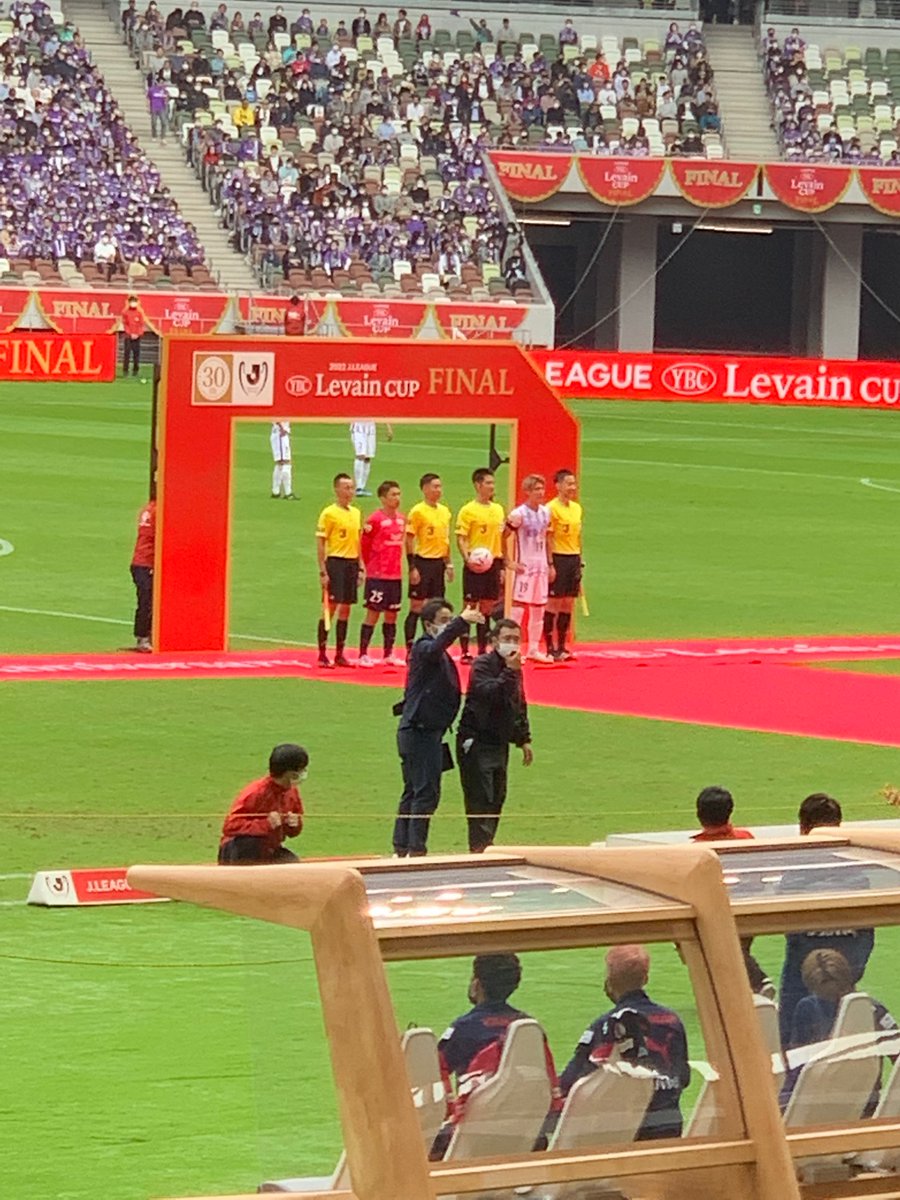 atsuref's tweet photo. 劇的な試合、すごかった！
試合前の両チームのサポーターによる工藤コール、とても美しい光景でした。 https://t.co/JiT5K8QdRD