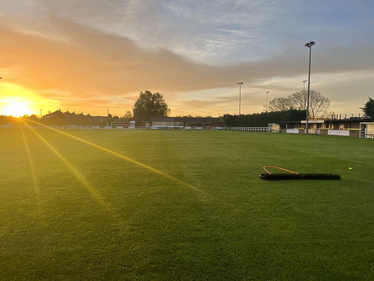 Suns up, looks like it’s going to be a lovely day for it⚽️🌱👌😊